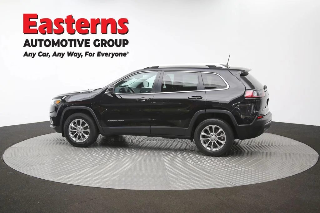 Used 2021 Black Jeep Latitude Plus image 61