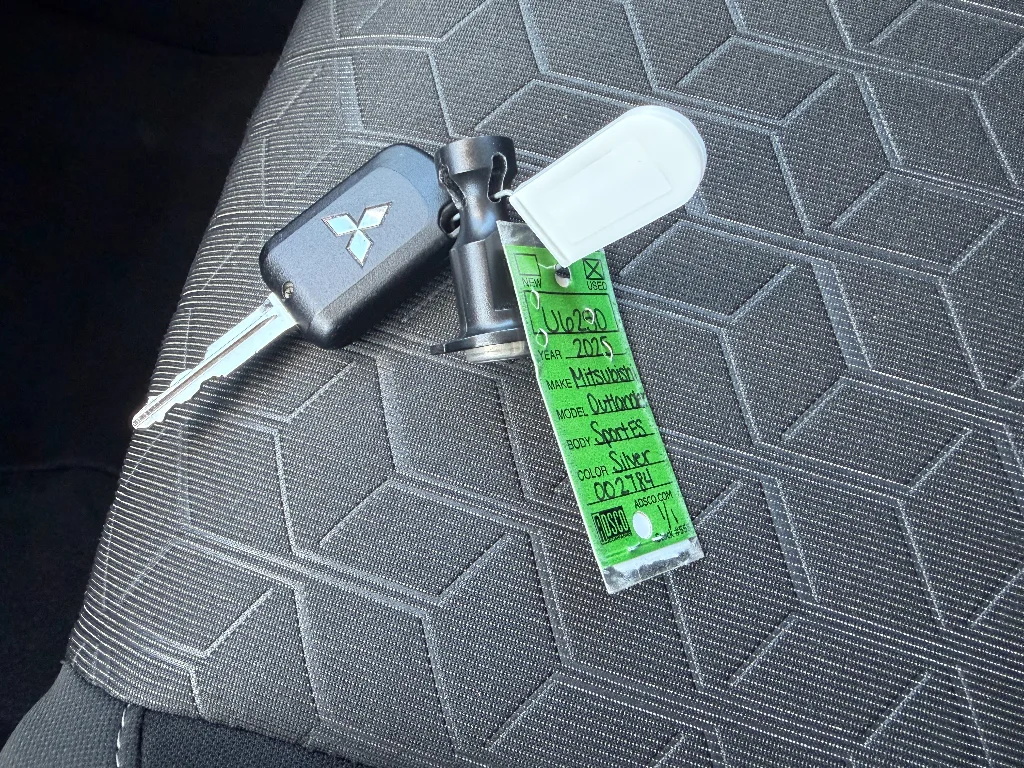 Used 2025 Alloy Silver Metallic Mitsubishi ES image 27