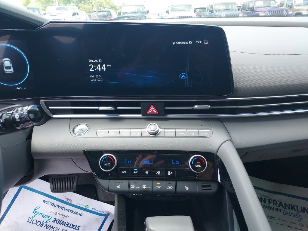 2024 Hyundai Elantra SEL - Photo 21