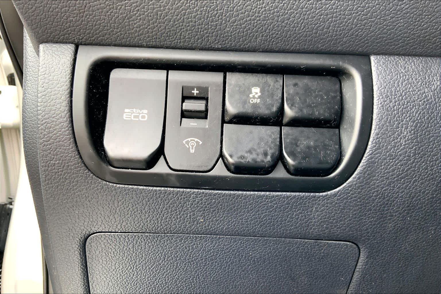 Used 2012 Bright Silver Kia LX image 31