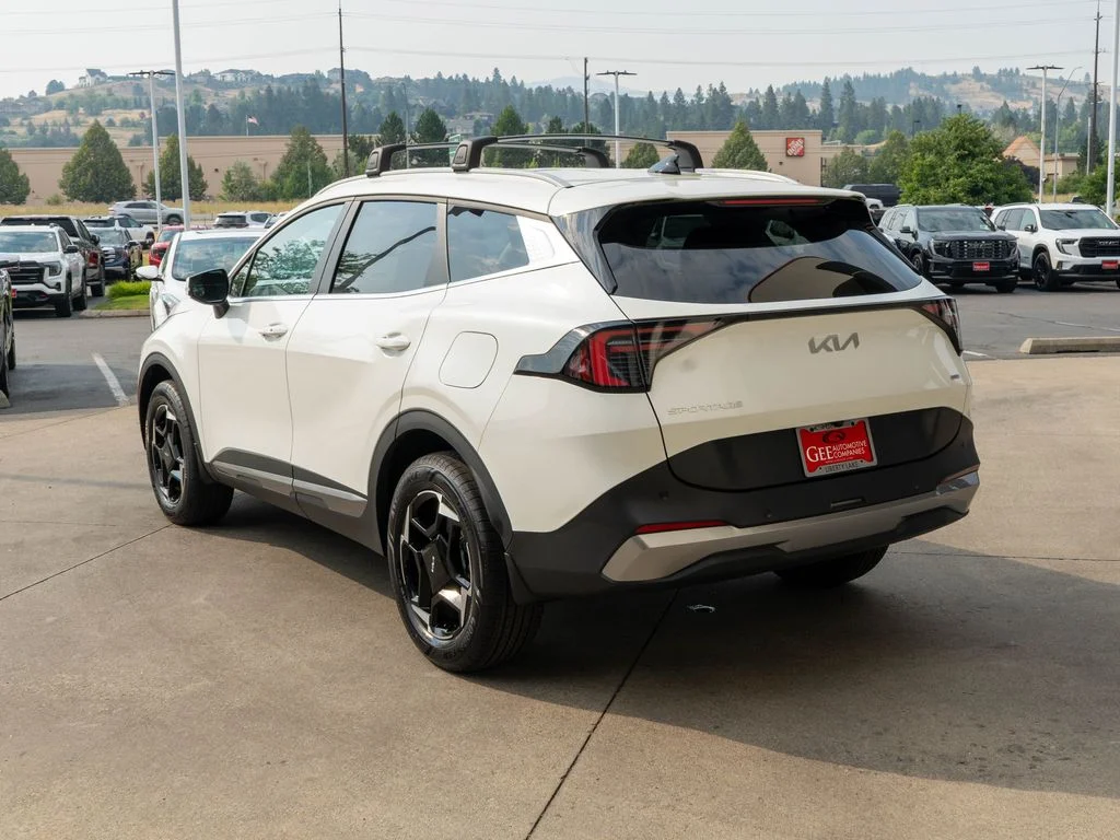 New 2026 Snow White Pearl Kia EX image 5
