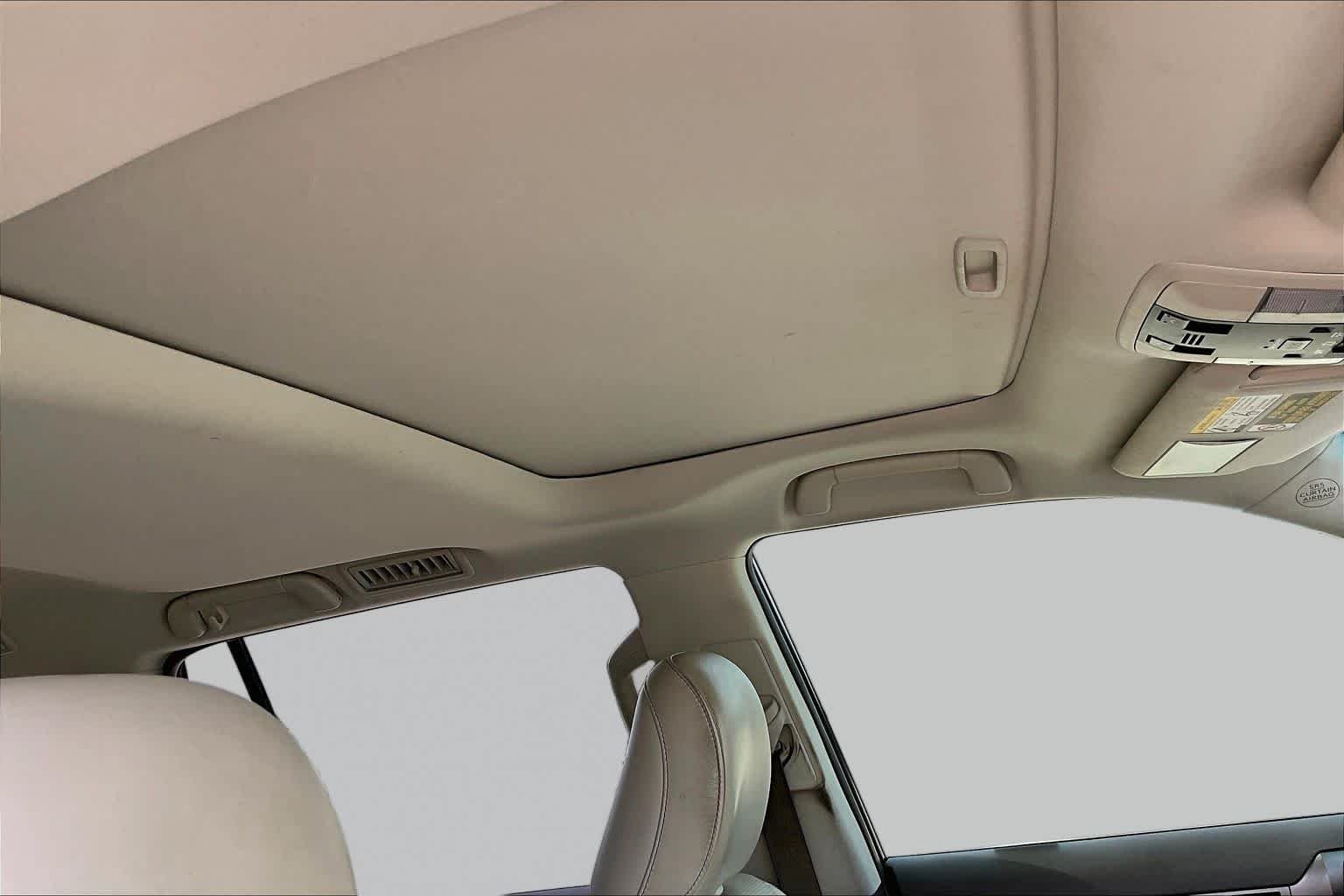 Used 2018 Starfire Pearl Lexus Luxury image 14