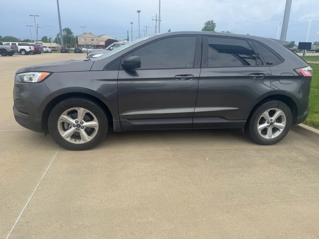 2020 Ford Edge SE