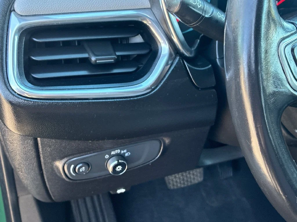 Used 2018 IVY METALLIC Chevrolet LT image 14