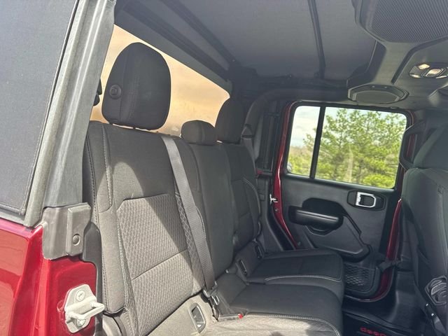 Used 2021  Jeep Sport image 22
