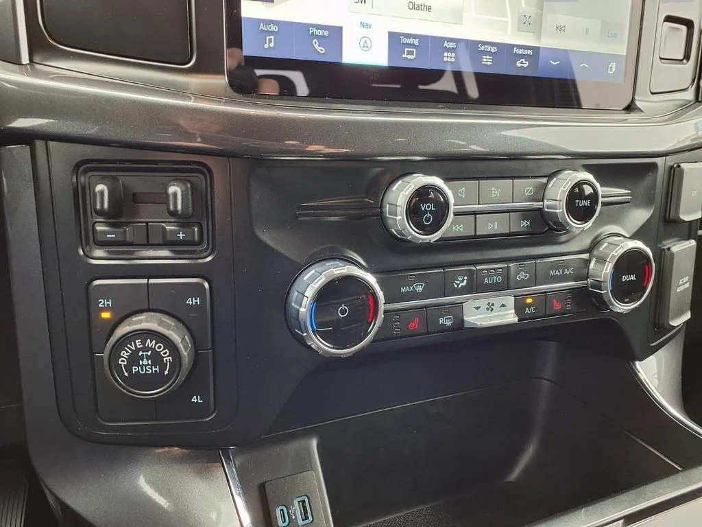Used 2023 Gray Ford XLT image 9