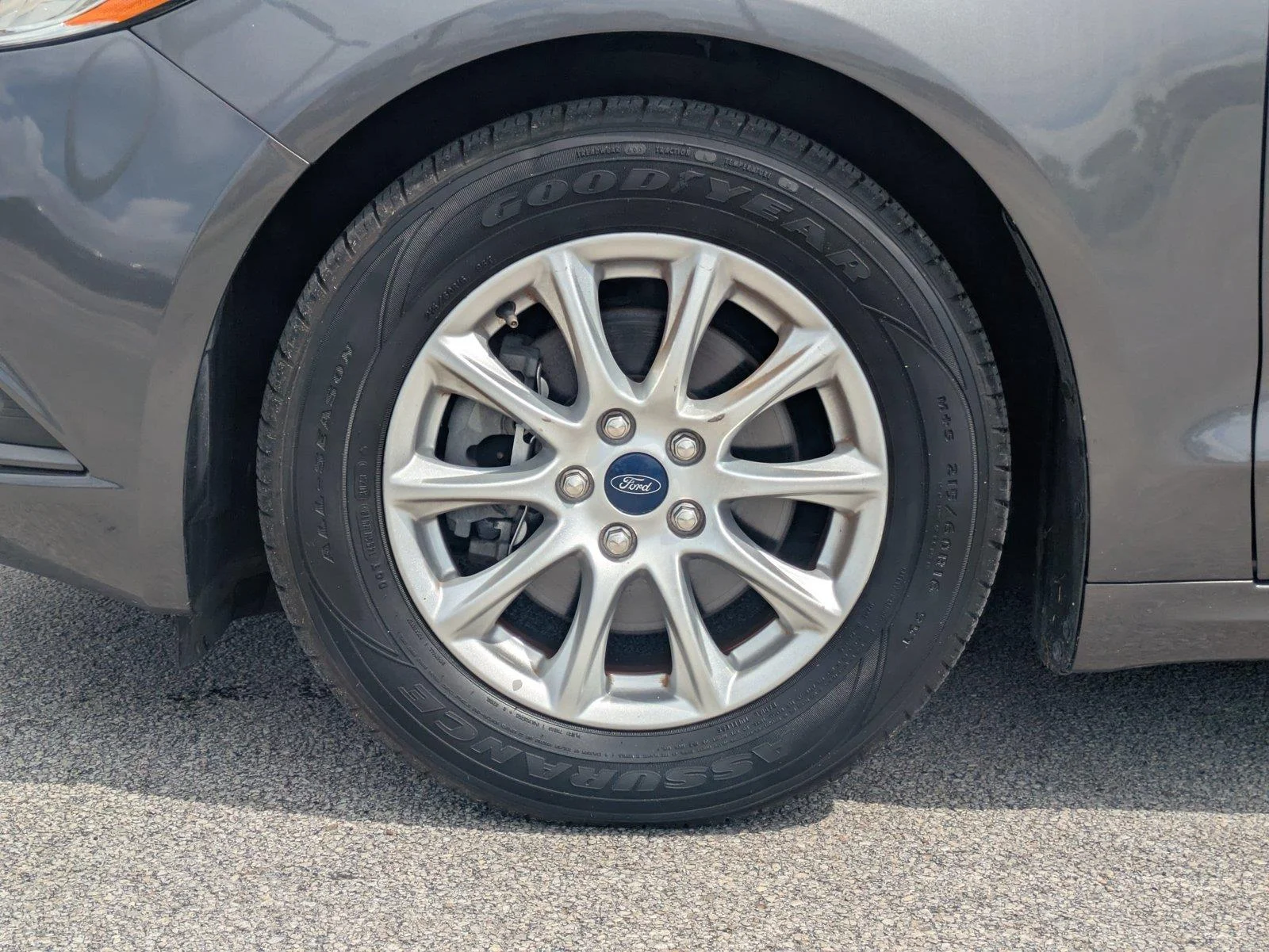 Used 2018 Gray Ford S image 9