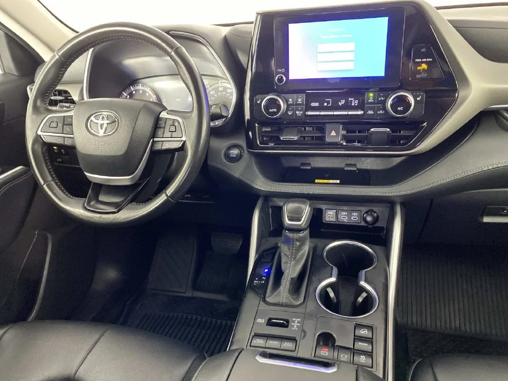 Used 2024 Silver Toyota XLE image 15