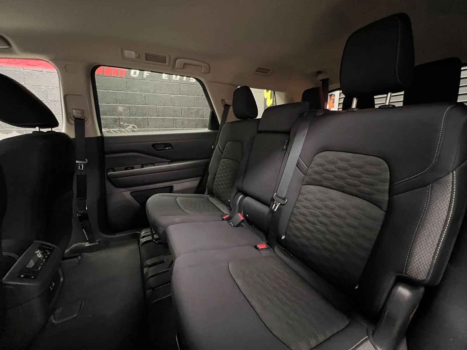 2024 Nissan Pathfinder SV - Photo 23