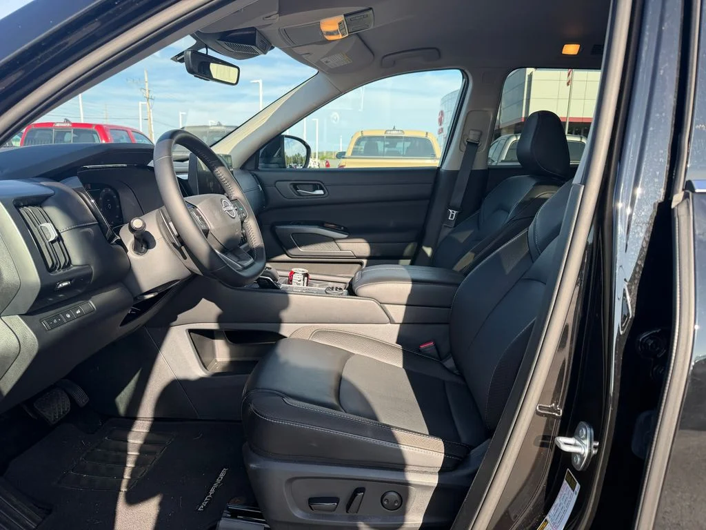 Used 2026 Black Nissan SL image 2