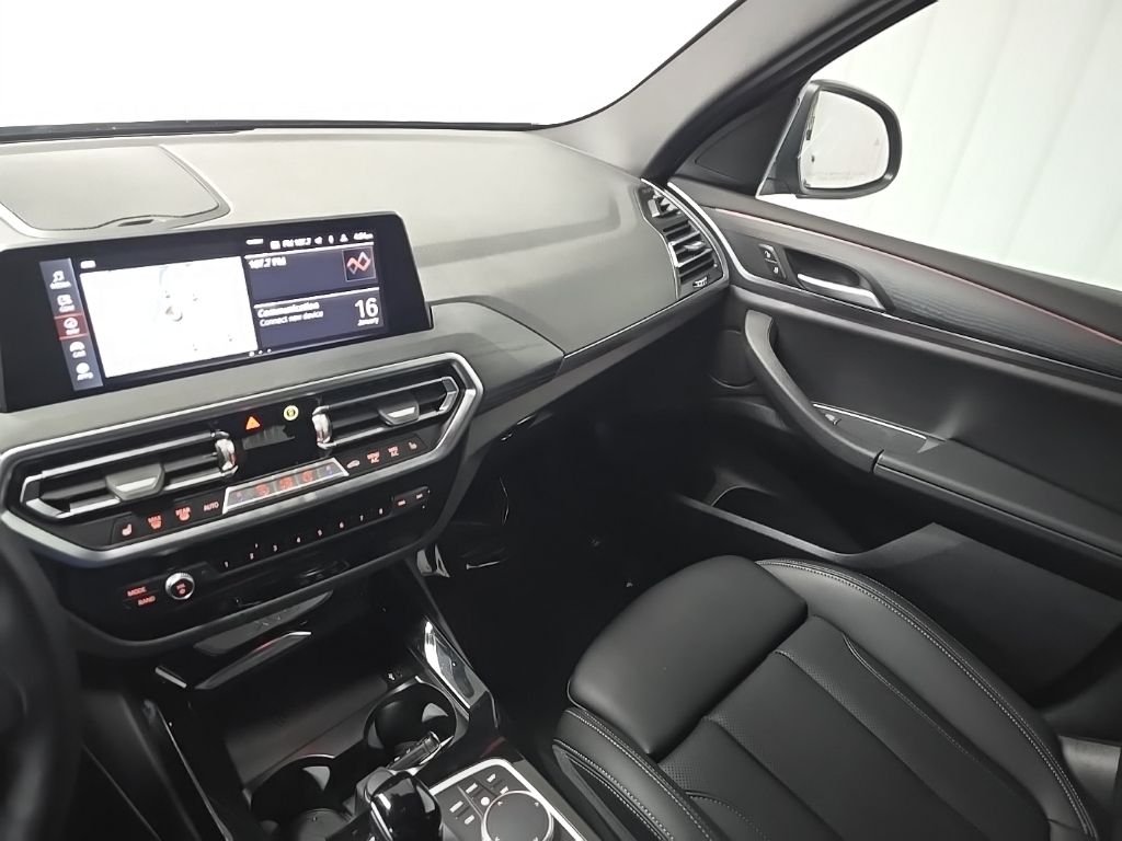 Used 2024 Gray BMW xDrive30i image 27