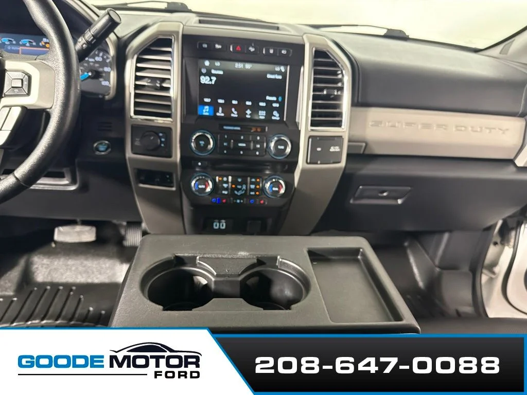 Certified Used 2017 White Platinum Clearcoat Metallic Ford Lariat image 18