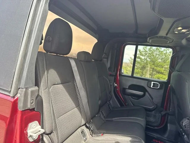 Used 2021  Jeep Sport image 22