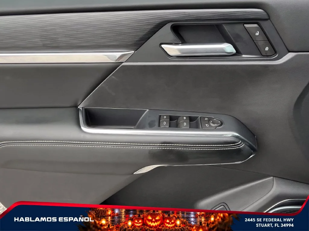 New 2026 Glacier White Tricoat GMC Elevation image 24