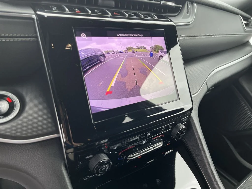 Used 2025 Gray Jeep Altitude X image 17
