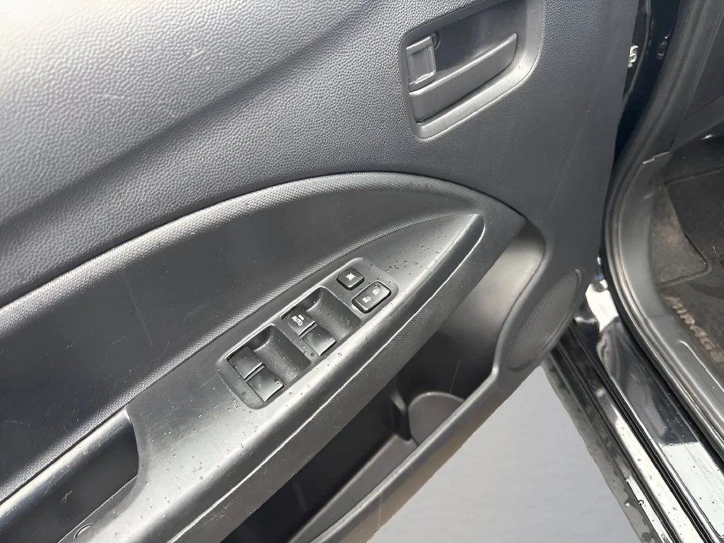 Used 2024  Mitsubishi ES image 10