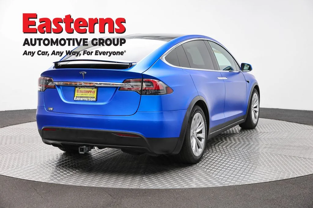 Used 2019 Blue Tesla 75D image 5