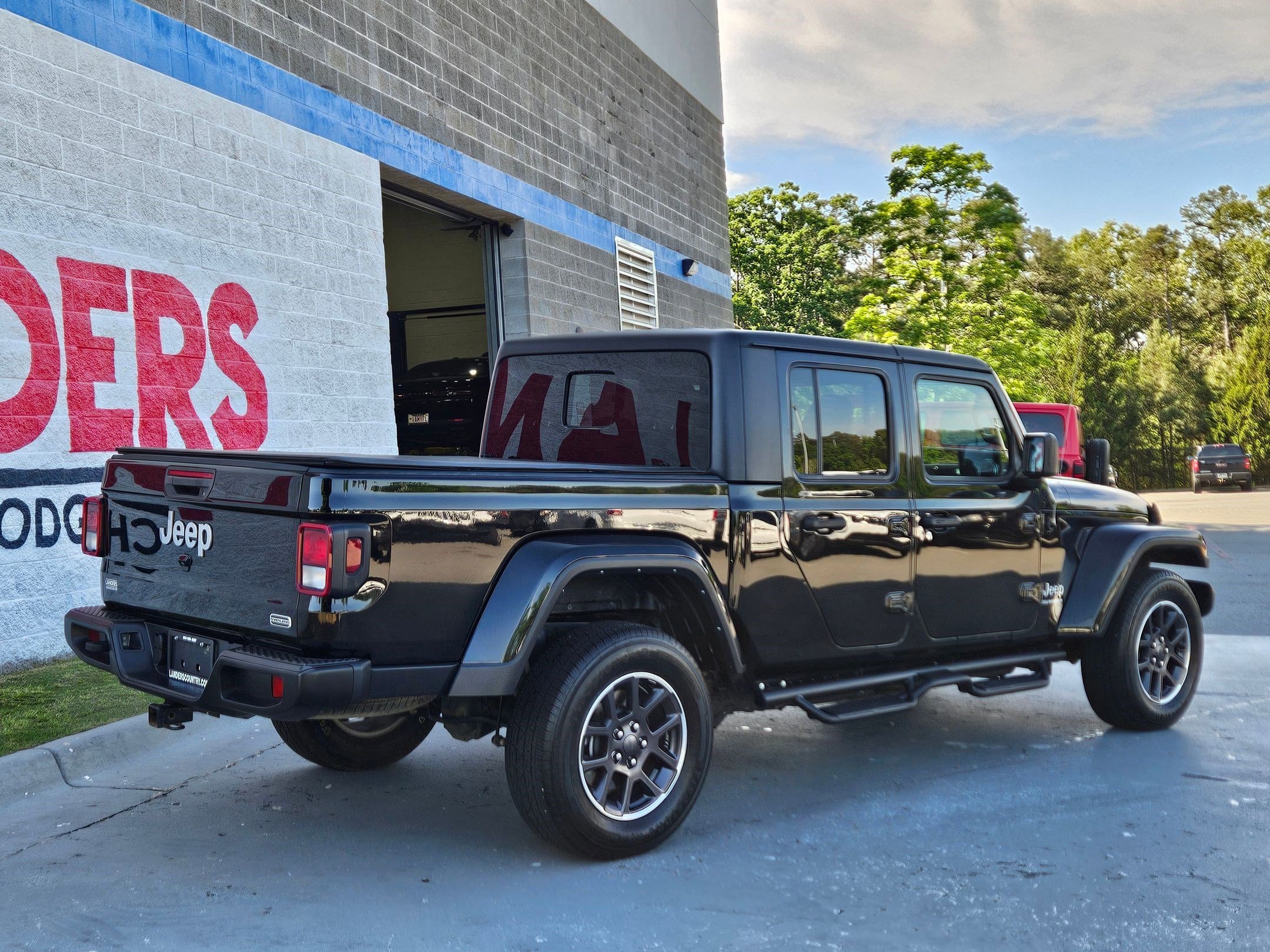 Used 2023 Black Clearcoat Jeep Overland image 7