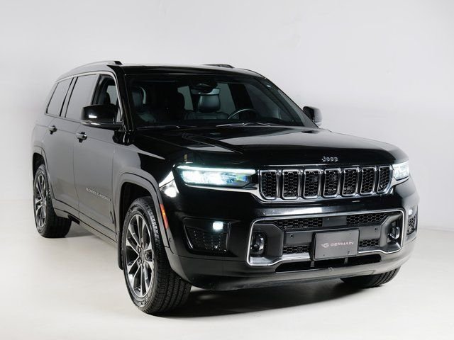 Used 2022 Diamond Black Jeep Overland image 27
