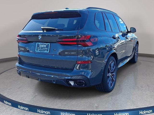 New 2026 Dravit Grey Metallic BMW xDrive40i image 4
