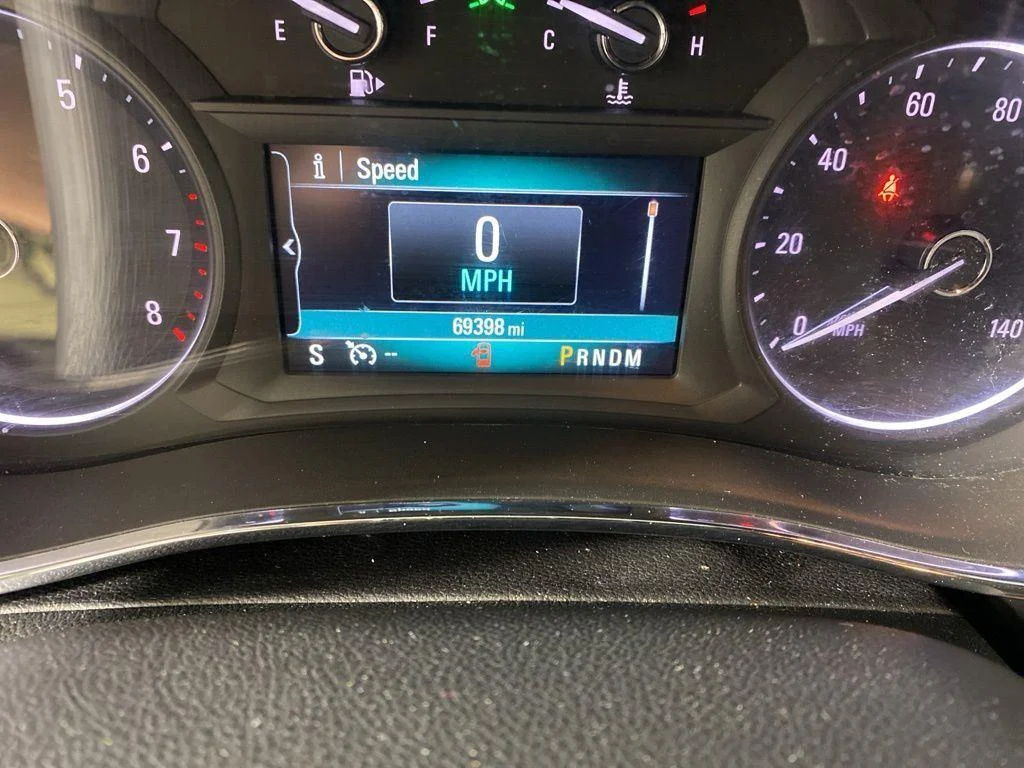 Used 2017 Summit White Buick Essence image 16