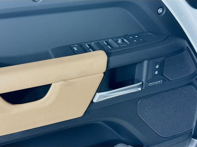 New 2026 Fuji White Land Rover X-Dynamic SE image 20