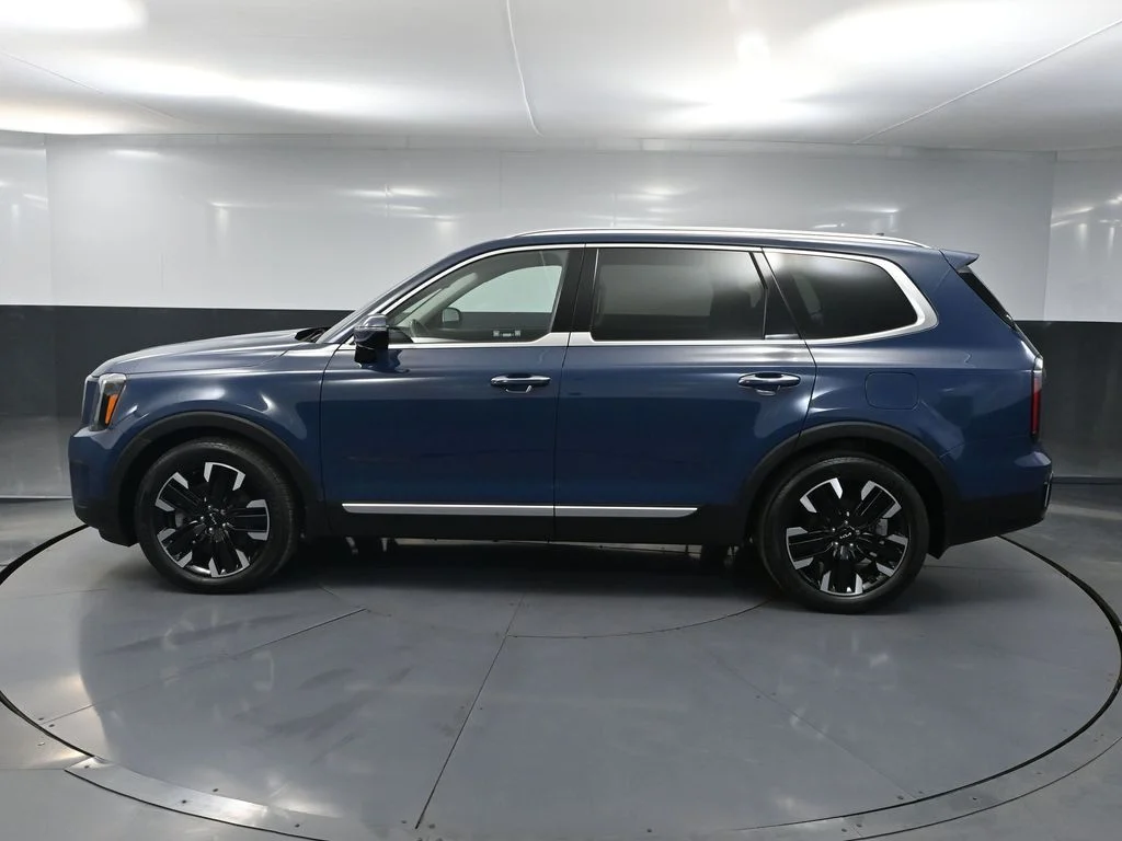 Used 2023 Blue Kia SX-Prestige image 6