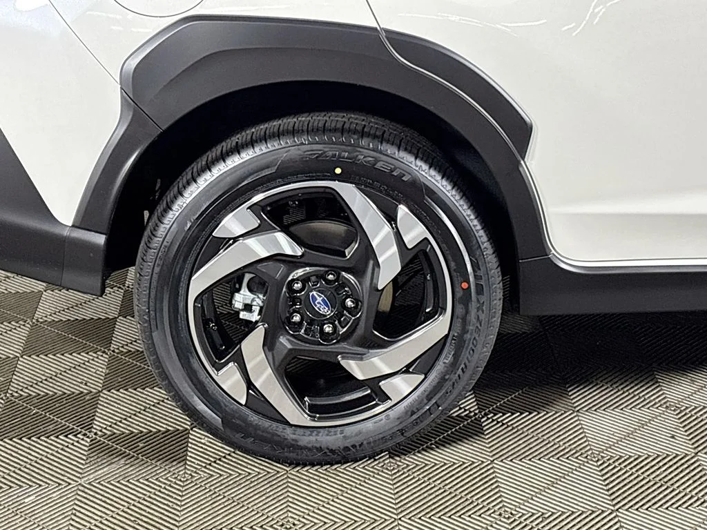 New 2026 CRYSTAL WHITE PEARL Subaru Limited Hybrid image 24