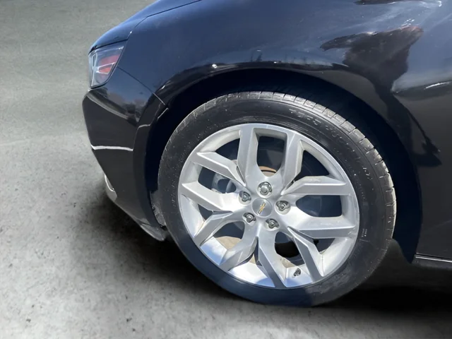 Used 2019 Black Chevrolet Premier image 23
