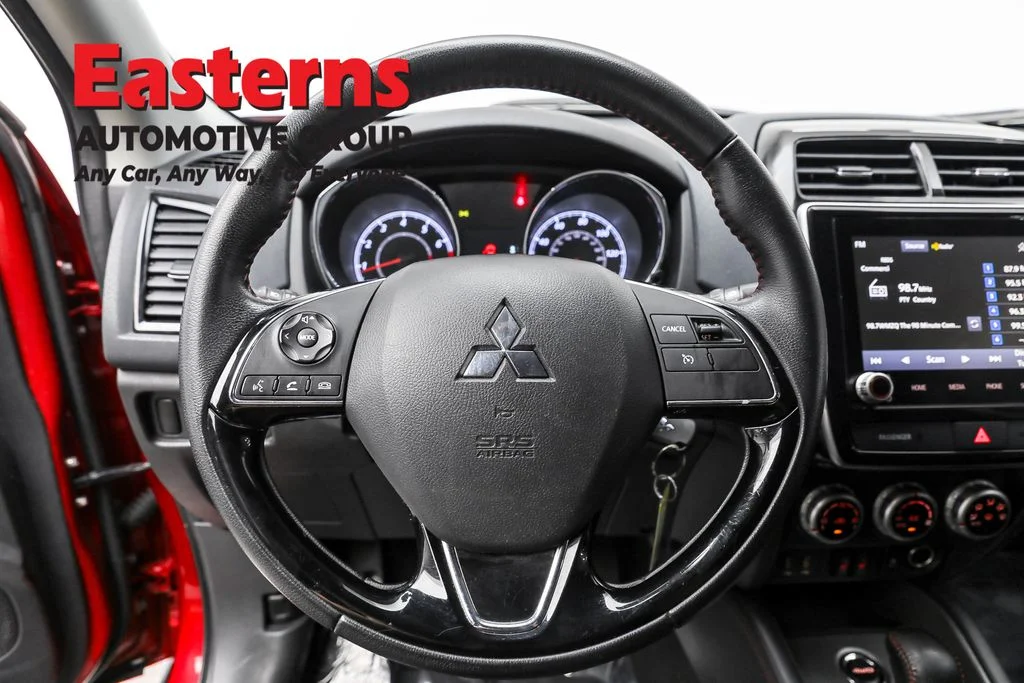 Used 2022 Red Mitsubishi 2.0 LE image 10