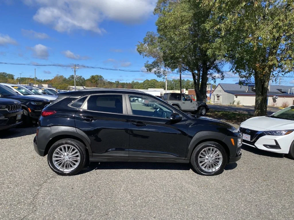 Used 2021 Black Hyundai SEL image 2