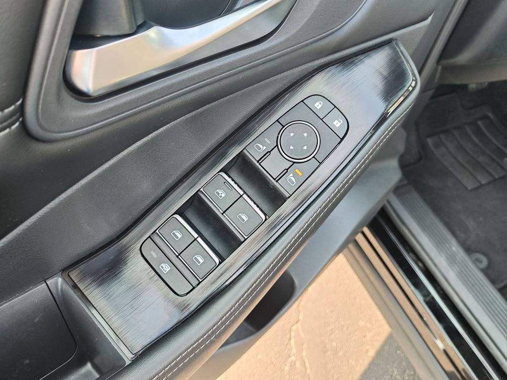 Used 2026 Black Nissan SL image 11