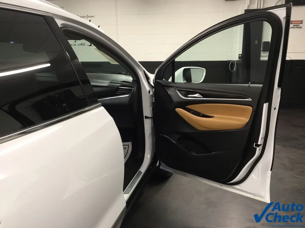 Used 2018 White Buick Essence image 43