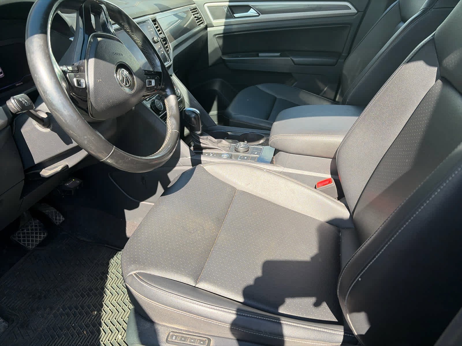Used 2019 Platinum Gray Metallic Volkswagen 3.6L V6 SEL image 6