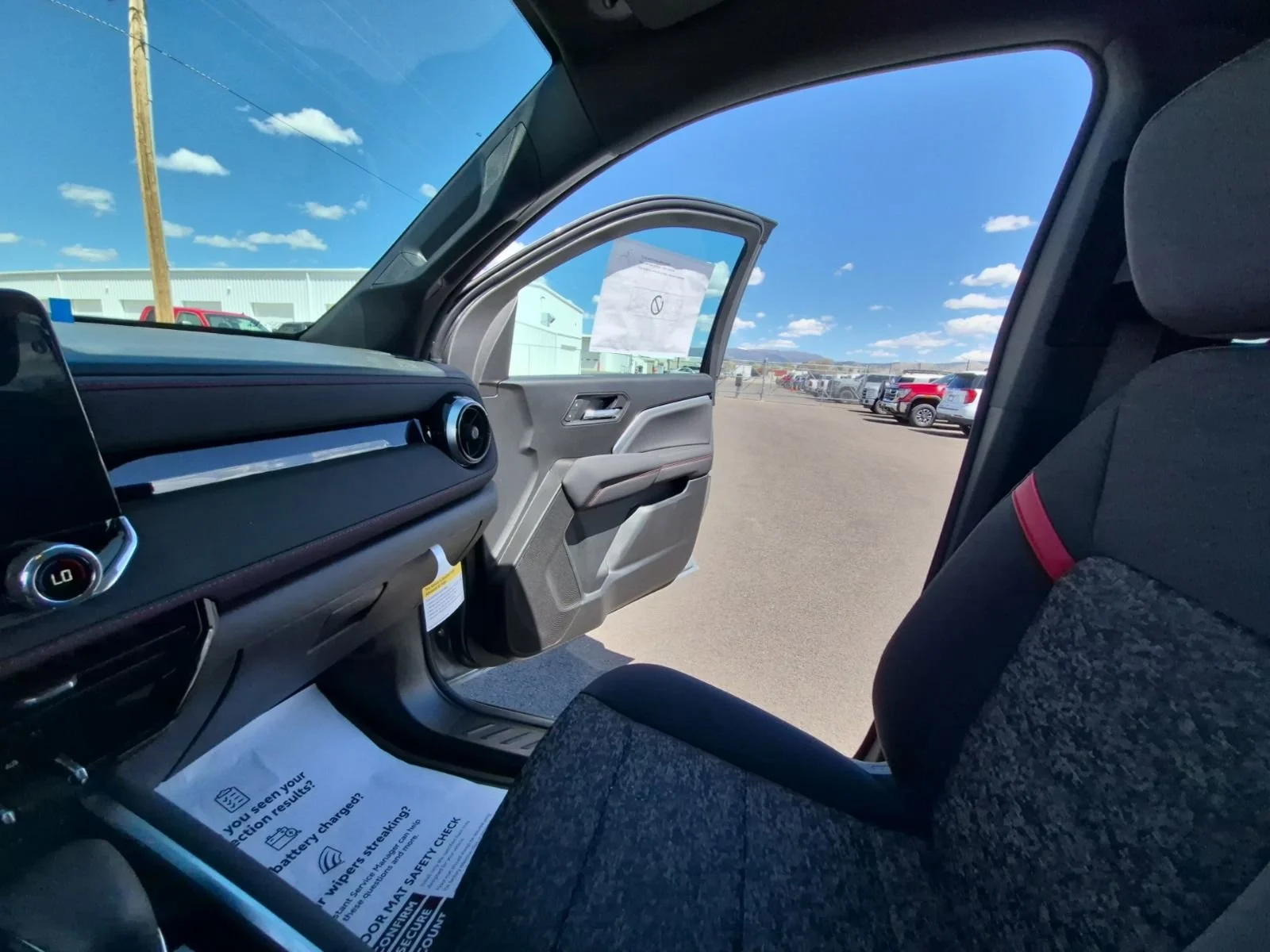 2026 Chevrolet Colorado Z71 - Photo 32