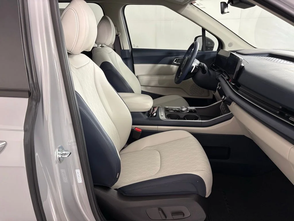 New 2026 Ceramic Silver Kia EX image 46