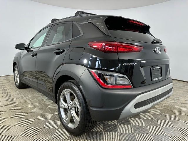 Used 2023 Black Hyundai SEL image 2