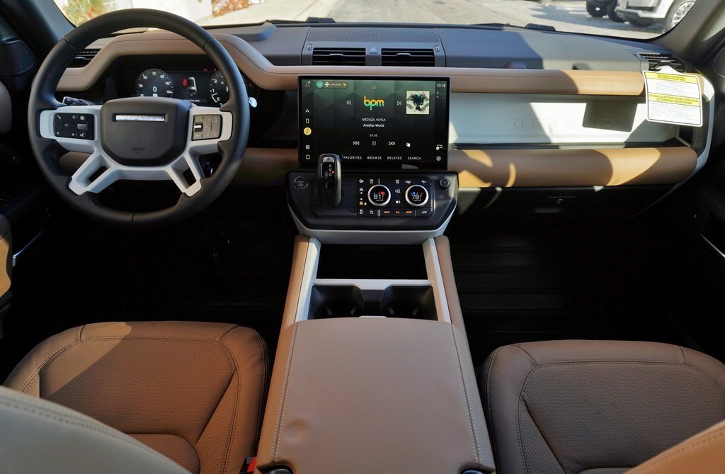 2026 LAND ROVER DEFENDER - Image 9