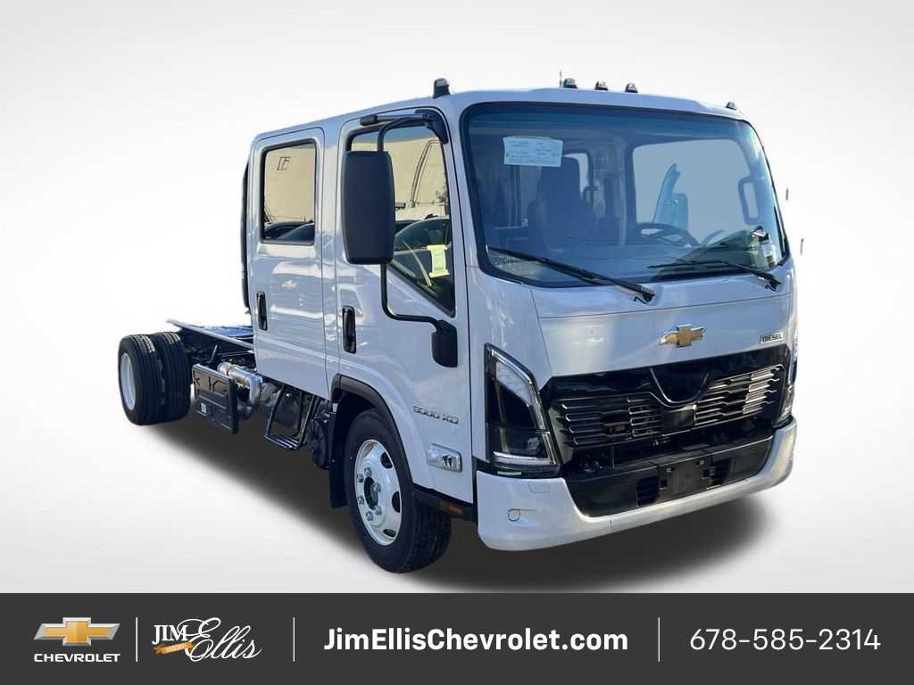 2025 Chevrolet Low Cab Forward's photo