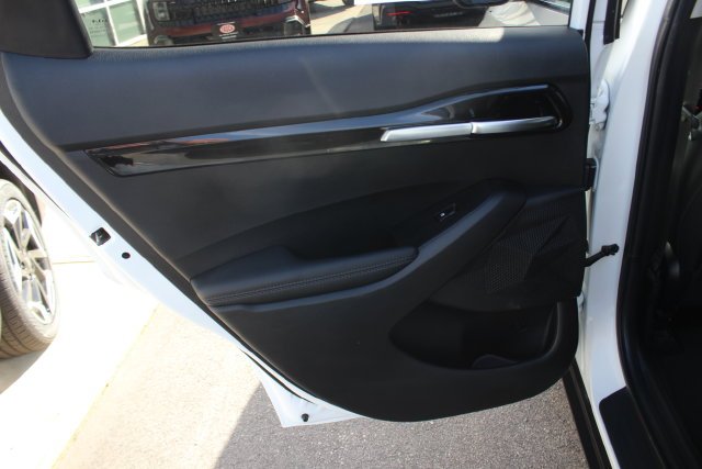 Used 2024 White Kia SX image 24