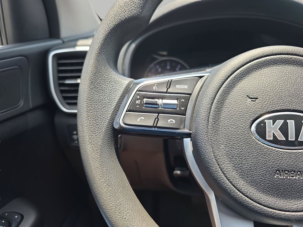Used 2022 Sparkling Silver Kia LX image 20