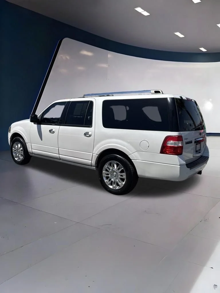 Used 2012 White Ford Limited image 4