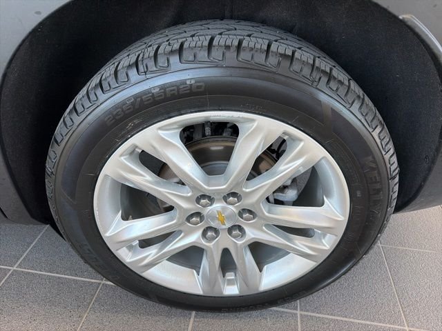 Used 2022 Blue Glow Metallic Chevrolet LT image 6