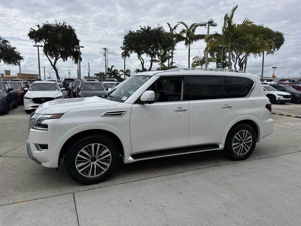 Used 2024 Aspen White Nissan SL image 10