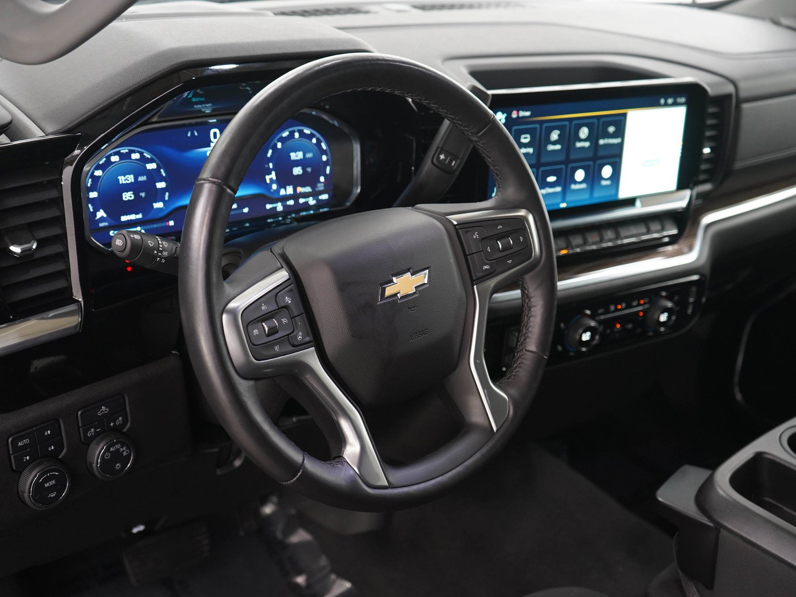 Used 2022 Northsky Blue Metallic Chevrolet LT image 19