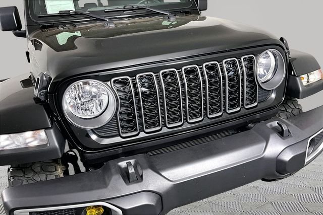 Used 2024 Black Jeep Texas Trail image 30