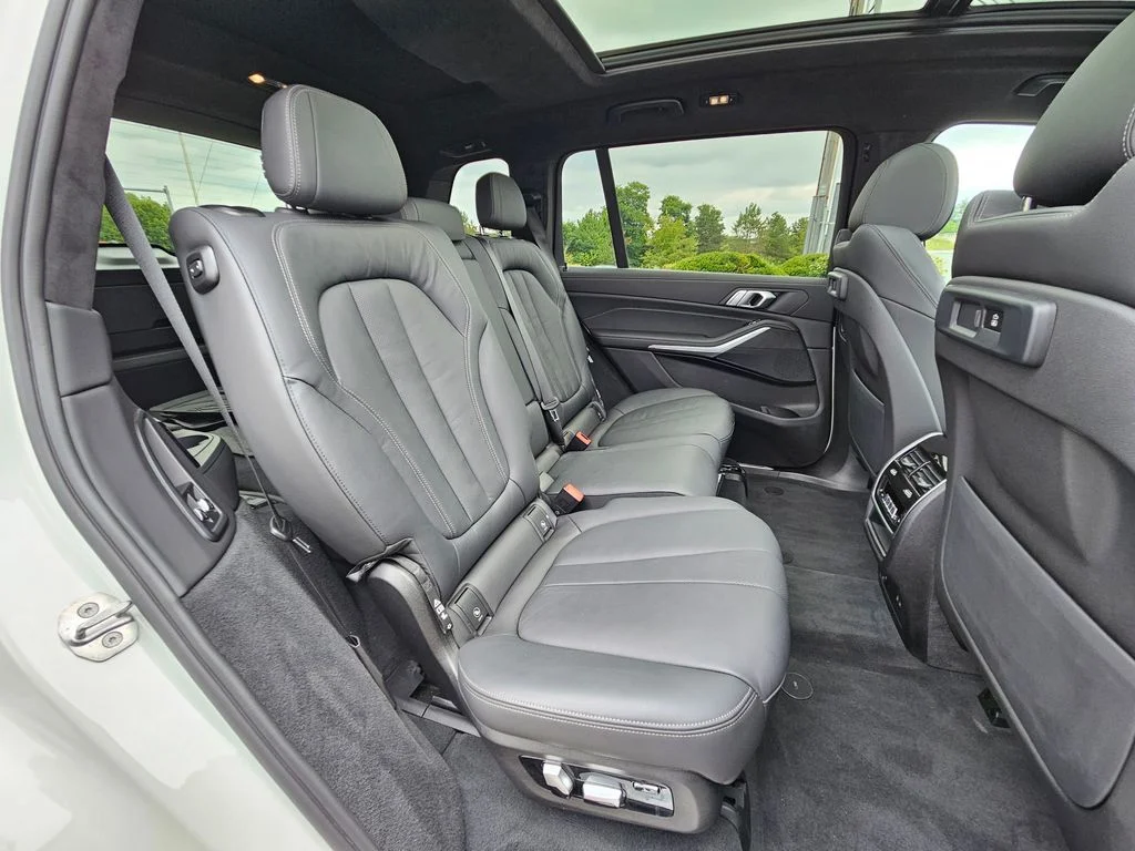 Certified Used 2022 Alpine White BMW xDrive40i image 23