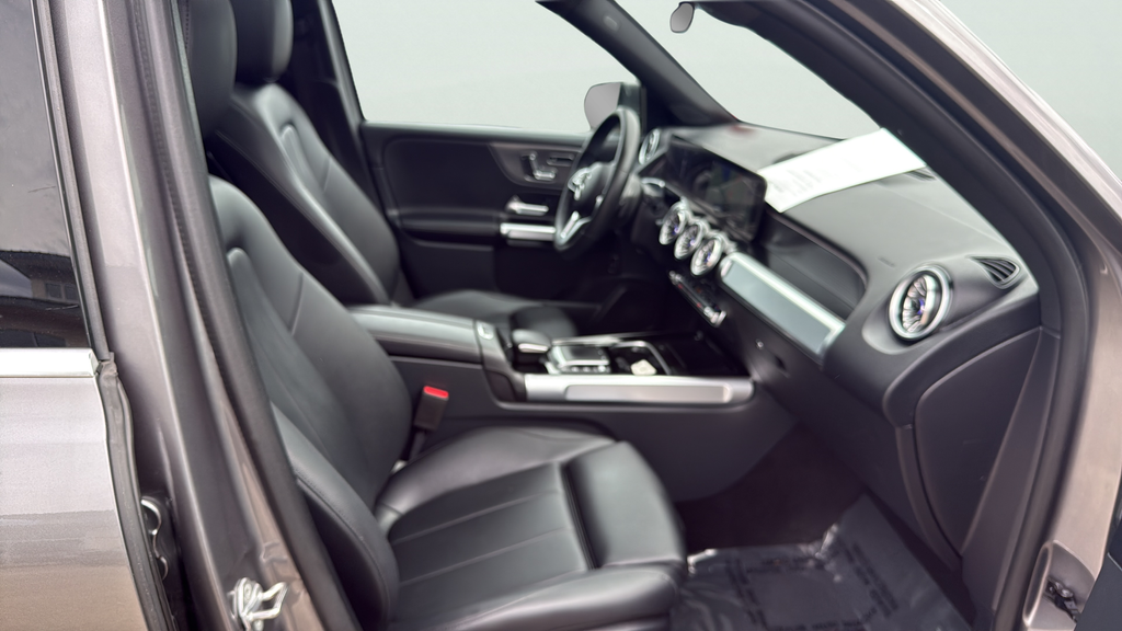 Used 2022 Gray Mercedes-Benz GLB 250 image 22