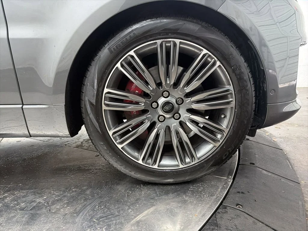 Used 2018 Gray Land Rover Supercharged image 9