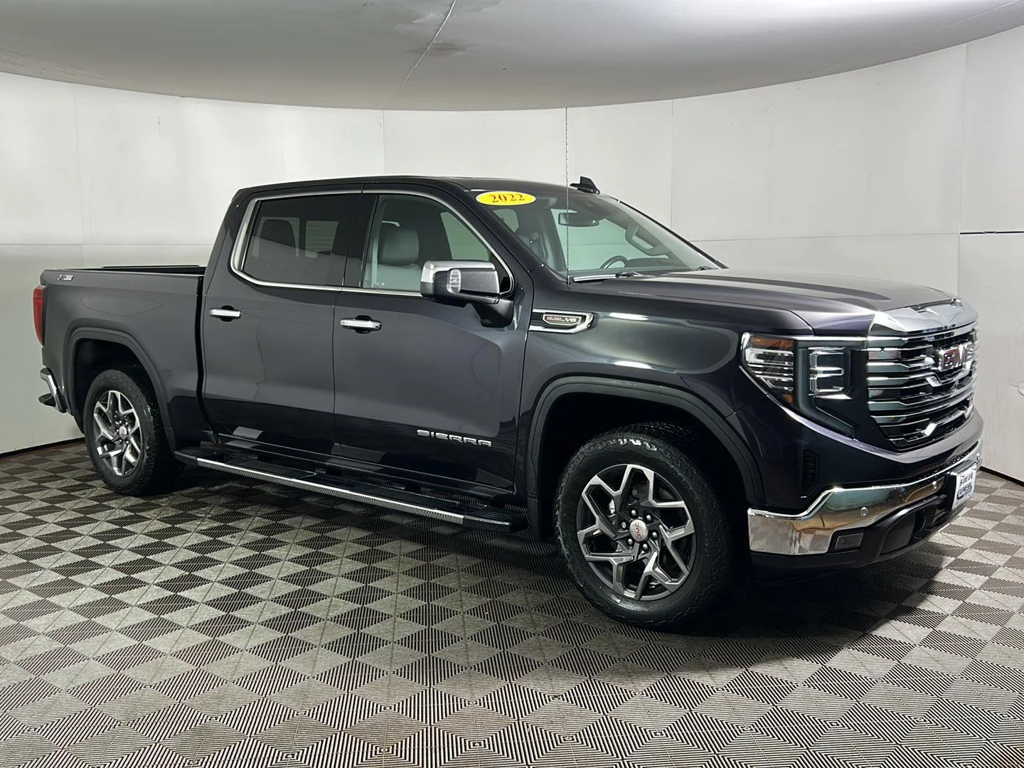 Used 2022 Titanium Rush Metallic GMC SLT image 5